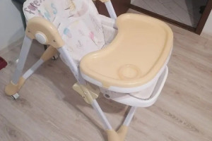 Отдам даром стульчик для кормления
