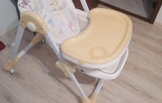 Отдам даром стульчик для кормления