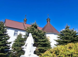 Свято-Елисаветинское подворье: природа, родниковые купели и галерея