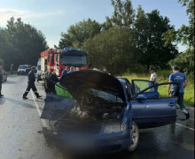 Спасатели деблокировали двух пострадавших в ДТП на выезде из Калининграда
