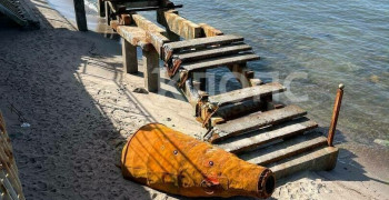 На пляже в Пионерском обнаружен неопознанный оранжевый объект