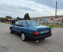 Mercedes-Benz W124, 1986