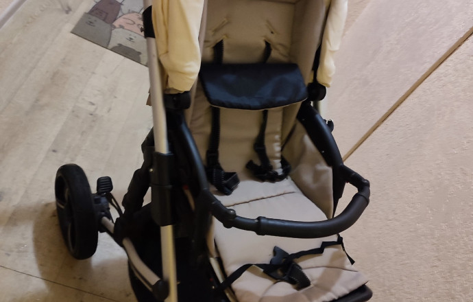 Отдам даром коляску