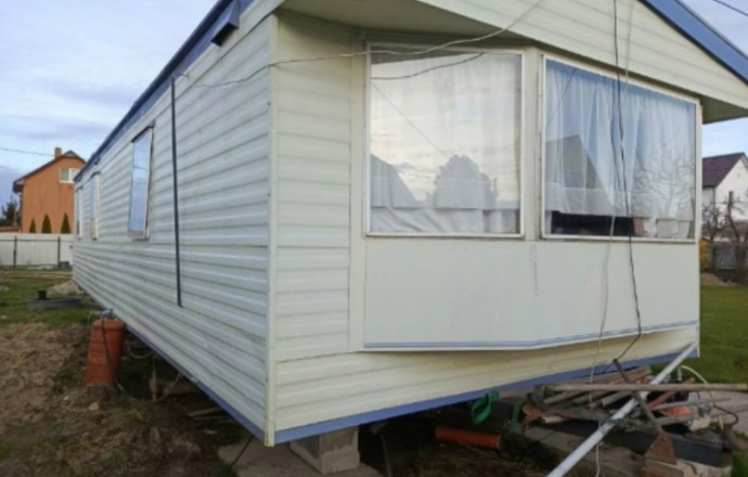 Дом на колесах одноосный