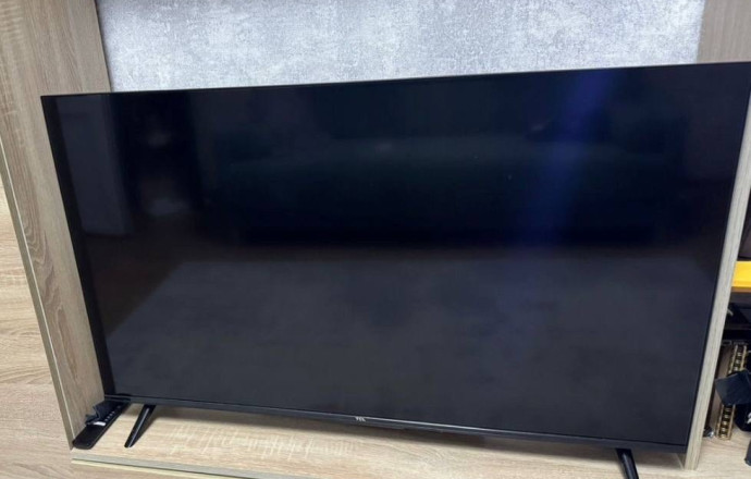Телевизор TCL 43P631 в отличном состоянии