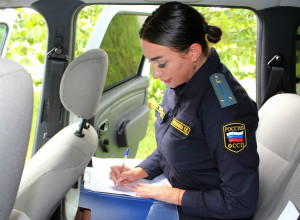 Калининградку с 55 автомобилями и 22 объектами недвижимости обязали выплатить 1 млн рублей за ремонт