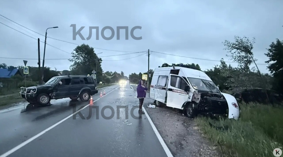 В Немане возбудили уголовное дело против водителя, столкнувшегося со скорой с матерью и ребёнком