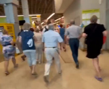 В Калининграде покупатели устроили давку в «Виктории» на улице Калинина из-за распродажи