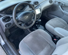Ford Focus, 2001