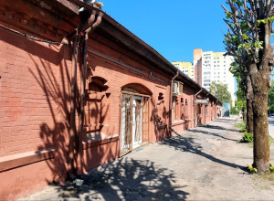 На набережной Преголи в Калининграде приступили к реставрации бывшего немецкого склада