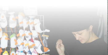 На набережной Преголи у «Философского» моста с 1 мая по 31 июля будет работать ярмарка калининградских ремесленников, приуроченная 80-летию региона