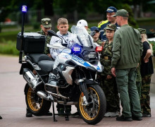 На площади Победы в Калининграде отметили 308-летие МВД