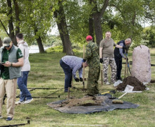На Балтийской косе открыли сквер морской авиации: от гидросамолётов до Су-33