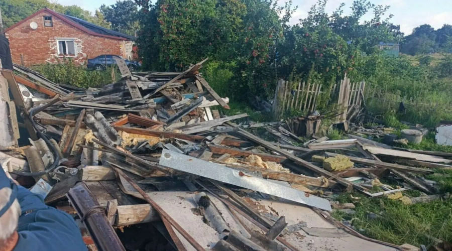В Полесском районе при хлопке газа обрушилась пристройка к дому, пострадала пенсионерка
