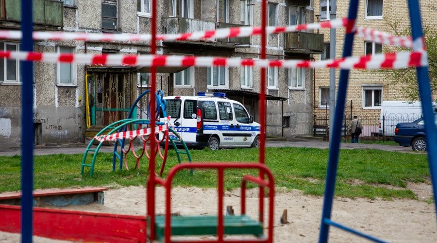 В Нестеровском районе мужчина заставил ребёнка встать на колени из-за грубости