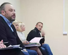 В России за неприличный жест грозит штраф до 5 тысяч рублей: примеры из судебной практики