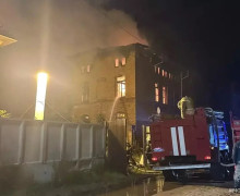 В Черняховске произошёл пожар в трёхэтажном здании довоенной постройки