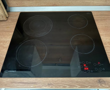 Электрическая варочная панель Indesit RI 260 C