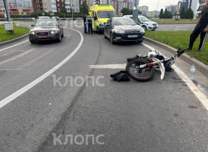 На Сельме в районе кольца на выезд из города перевернулся мотоциклист
