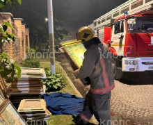 Сотрудники МЧС вынесли около 200 работ художника из горящей виллы в Калининграде