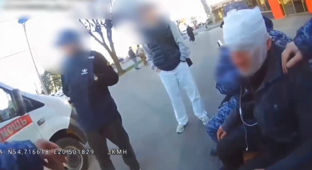В Калининграде росгвардейцы оказали первую помощь мужчине с травмой головы