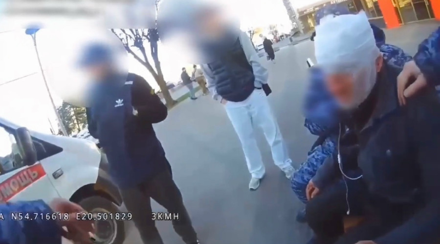 В Калининграде росгвардейцы оказали первую помощь мужчине с травмой головы