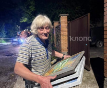 Сотрудники МЧС вынесли около 200 работ художника из горящей виллы в Калининграде