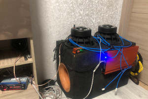 Продам музыкальное оборудование: динамики AMP 1000w, усилитель BARRACUDA, кораб на 110л
