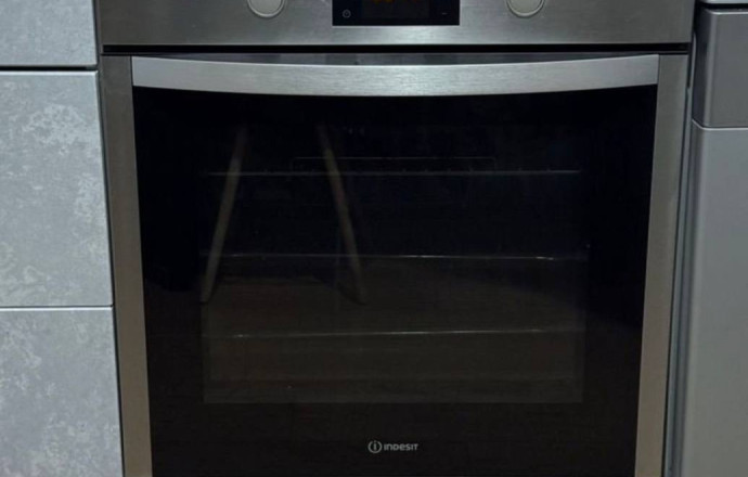 Духовой шкаф Indesit 60 см