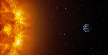 Из‑за корональной дыры на Солнце к Земле несётся усиленный поток солнечного ветра