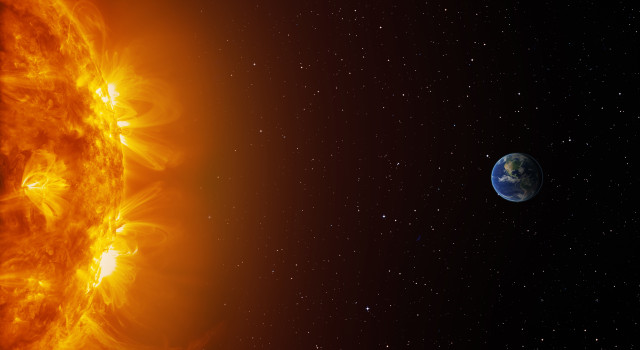 Из‑за корональной дыры на Солнце к Земле несётся усиленный поток солнечного ветра