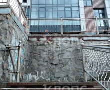 В Зеленоградске восстановили ступень у пирса после инцидента с туристкой