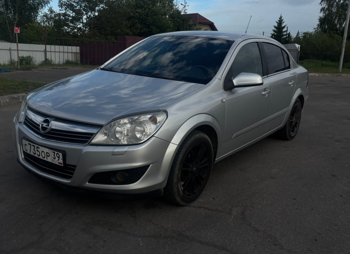 Opel Astra, 2011
