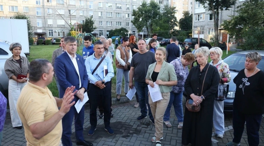 Жители Садовой в Калининграде сообщили о проблемах с освещением дворов и состоянием детской площадки