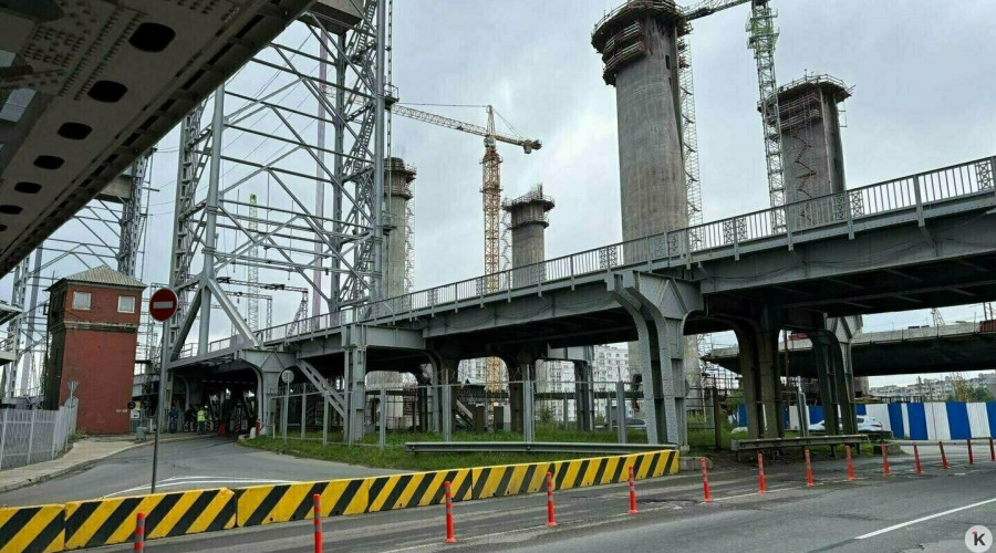 В Калининграде у двухъярусного моста введут новый запрет на остановку для борьбы с пробками