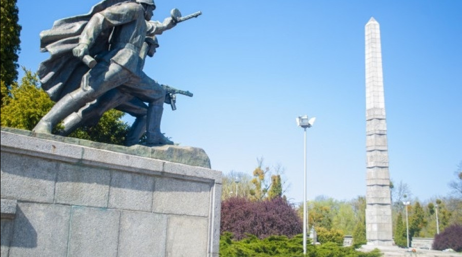 В Калининграде запланировали ремонт мемориала 1200 гвардейцам и благоустройство парка Победы