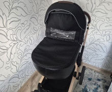 Продам детскую коляску с дождевиком и сумкой