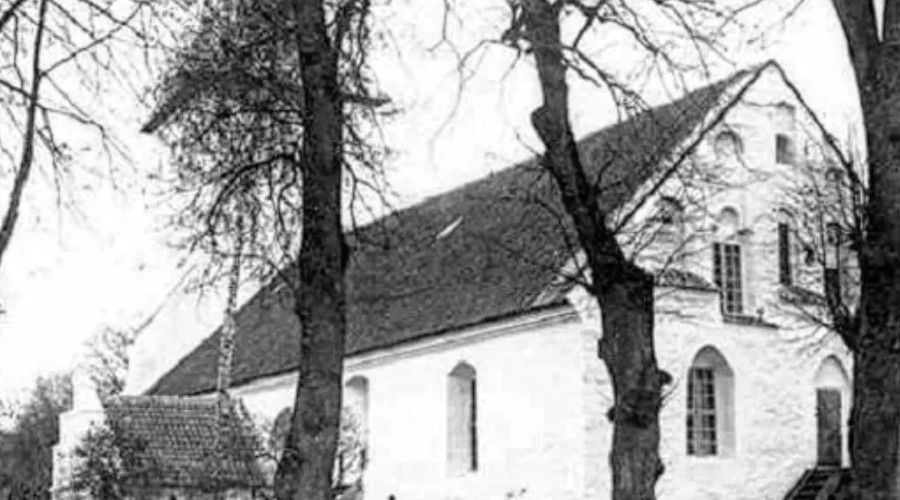 Руины кирхи Петерсдорфа в Куйбышевском: история и памятник