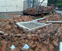 В Яблоневке из-за непогоды пострадала кровля дома на Калининградском шоссе