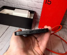 OnePlus 15 12/256GB в черном цвете