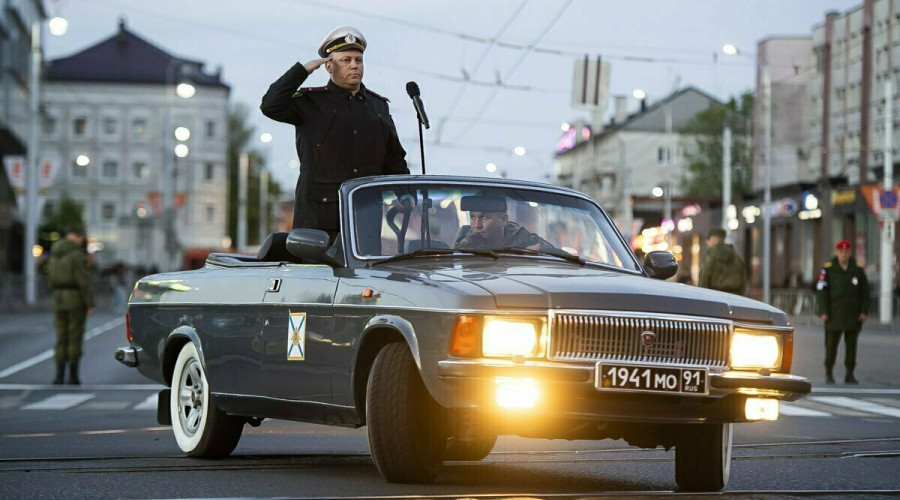 Вечерние репетиции Парада Победы изменили движение в центре Калининграда