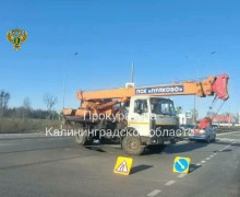 Подробности ДТП с участием автобуса и автокрана на трассе под Калининградом