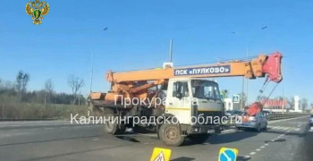 Подробности ДТП с участием автобуса и автокрана на трассе под Калининградом