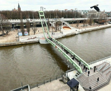 Философский мост на остров Канта стал частью повседневной жизни Калининграда