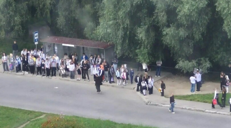 Жители улицы Левитана в Калининграде столкнулись с дефицитом утренних автобусов