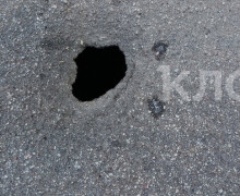У мостика у Королевских ворот в Калининграде образовался провал глубиной несколько метров