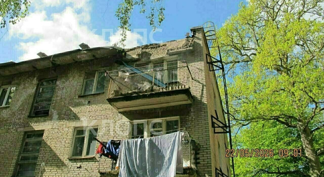В поселке Рябиновка Гурьевского района продолжает разрушаться крыша жилого дома