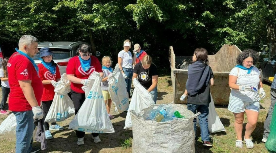 Волонтёры собрали 10 кубометров мусора на пляже в Балтийске