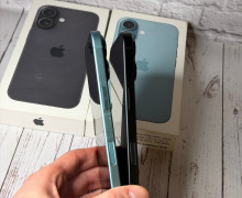 iPhone 16 128GB в бирюзовом и черном цвете