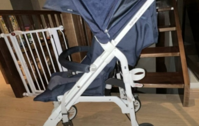 Продам коляску Inglezina Zippy Light